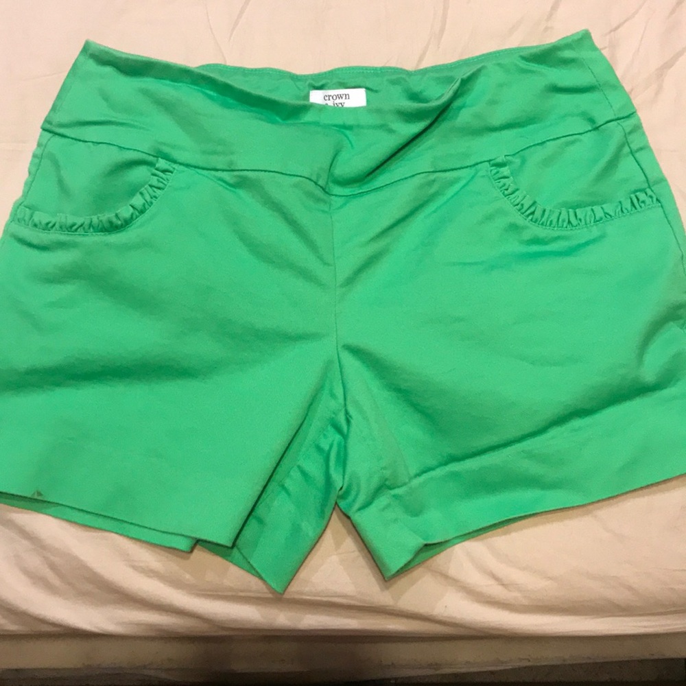 Crown and ivy shorts